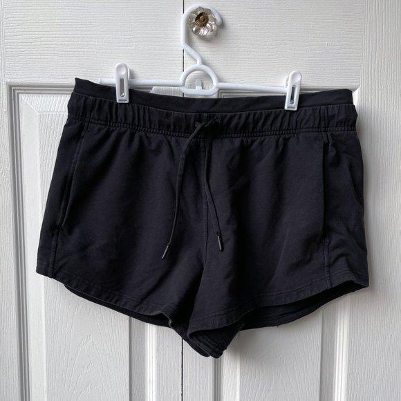 Lululemon Stretch Luxtreme High-Rise Short 3.5" - Size 10 - Picture 5 of 5